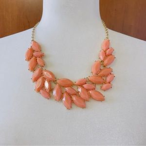Vintage Bib Necklace ,Peach Geometric Link Necklace in excellent condition